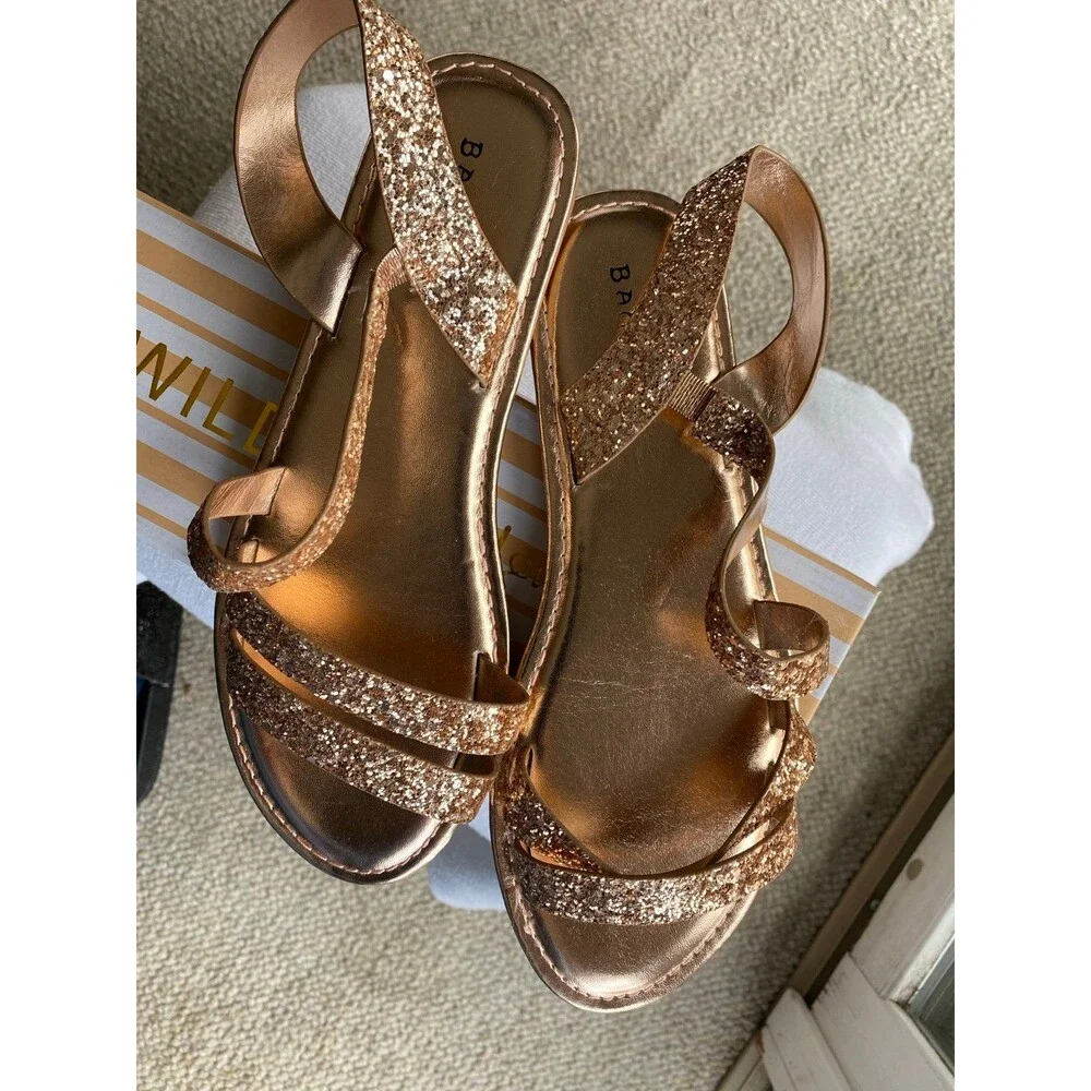Women's Sandal Rose gold glittery Sandal with back straps for extra grip 8.5 NWT
